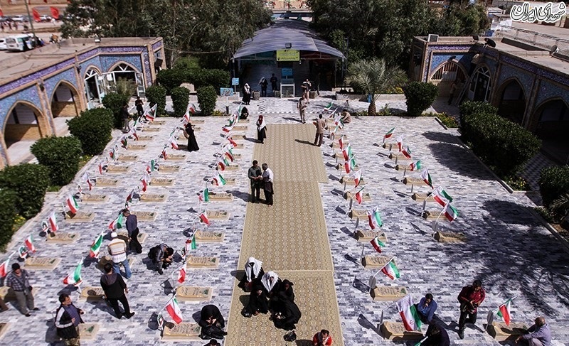 عکس/ بازدید دانشجویان خارجی از مناطق عملیاتی جنوب عکس/ بازدید دانشجویان خارجی از مناطق عملیاتی جنوب