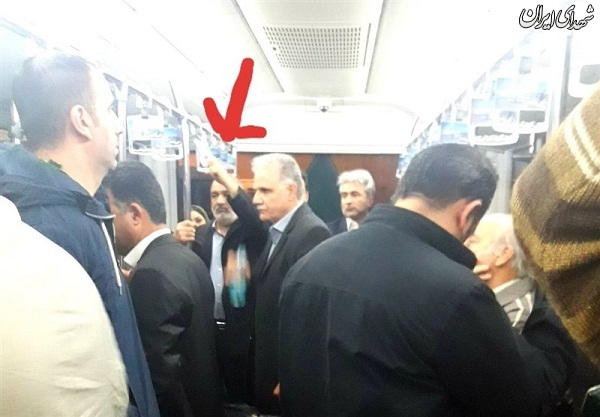 سردار سلامی در اتوبوس عمومی فرودگاه + عکس سردار سلامی در اتوبوس عمومی فرودگاه + عکس