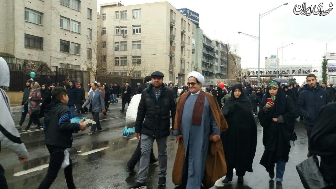 این پدر نگران هم دستگیر کنید +تصاویر این پدر نگران هم دستگیر کنید +تصاویر