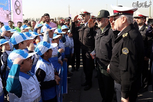 عکس/ احترام سردار به همکاران کوچکش