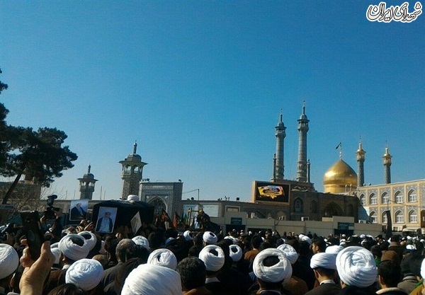 پیکر آیتالله مؤمن در حرم مطهر حضرت معصومه (س) آرام گرفت پیکر آیتالله مؤمن در حرم مطهر حضرت معصومه (س) آرام گرفت