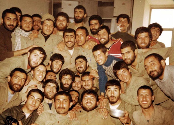 نفوذ خطوط انحرافی در خط امام بزگترین تهدید و خطر برای انقلاب/لحظه اى غفلت، خیانت به اسلام و قرآن است نفوذ خطوط انحرافی در خط امام بزگترین تهدید و خطر برای انقلاب/لحظه اى غفلت، خیانت به اسلام و قرآن است