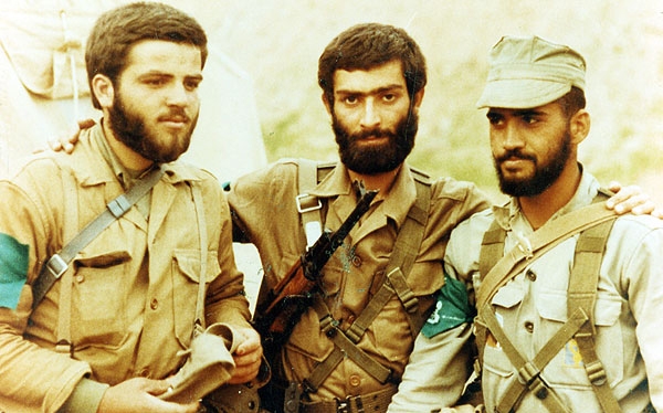 نفوذ خطوط انحرافی در خط امام بزگترین تهدید و خطر برای انقلاب/لحظه اى غفلت، خیانت به اسلام و قرآن است نفوذ خطوط انحرافی در خط امام بزگترین تهدید و خطر برای انقلاب/لحظه اى غفلت، خیانت به اسلام و قرآن است