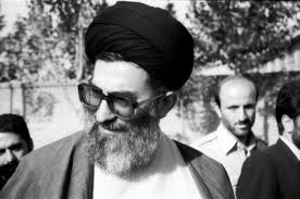 یاری خانواده نمایندهای که افکار انحرافی و مخالف داشت! یاری خانواده نمایندهای که افکار انحرافی و مخالف داشت!