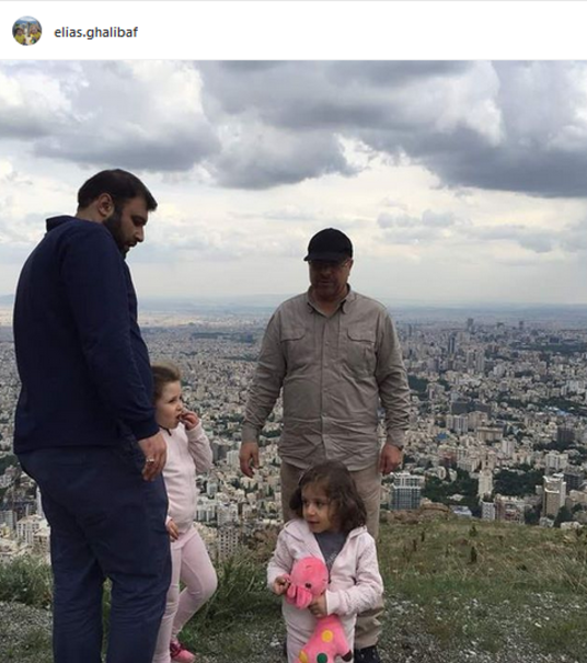 تصاویری از کوهنوردی قالیباف با پسر و نوه هایش تصاویری از کوهنوردی قالیباف با پسر و نوه هایش