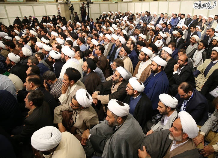 عکس/ دیدار اعضای کنگره نقش شیعه درگسترش علوم اسلامی با رهبرانقلاب