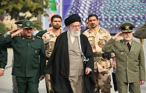 آیت‌الله خامنه‌ای و نظریۀ استحکامِ ساختِ درونیِ انقلاب/ بقا و بسطِ اقتدارِ انقلابِ چهل‌ساله
