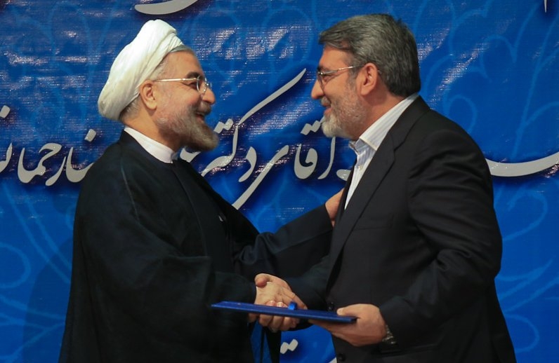 ویلای غیرمجازی که در ساوجبلاغ تخریب شد، متعلق به کدام وزیر بود؟