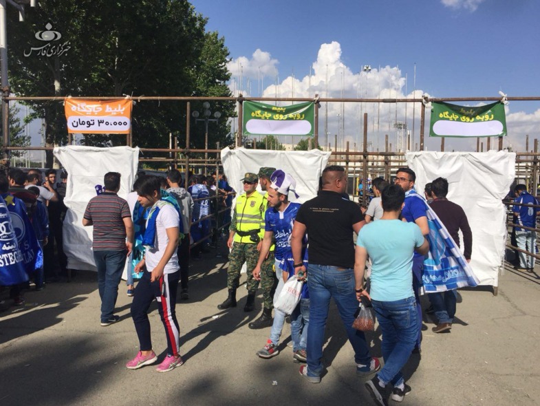 شناسایی دختران پسرنما در ورزشگاه آزادی +عکس شناسایی دختران پسرنما در ورزشگاه آزادی +عکس