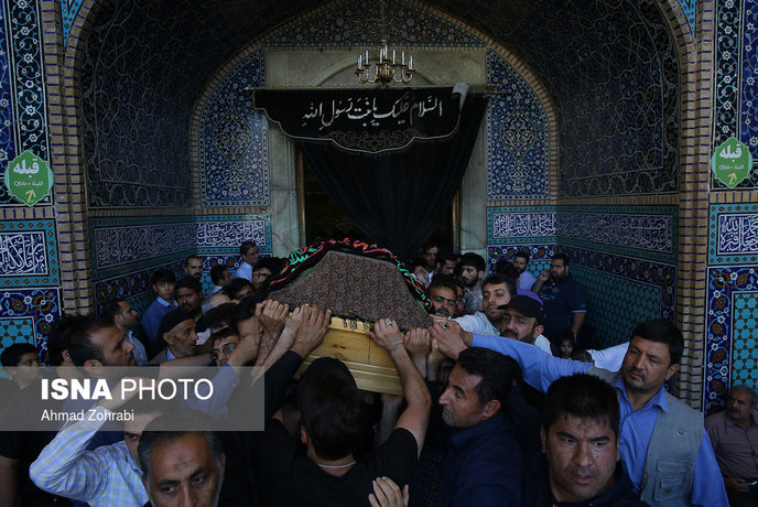 مراسم تشییع پیکر حجت‌الاسلام طباطبایی در قم