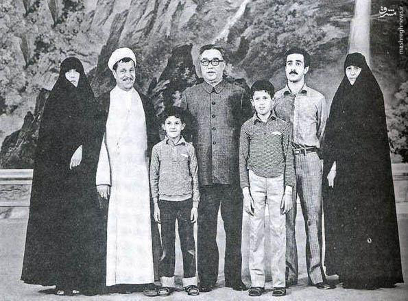مرحوم هاشمی و خانواده اش در کره شمالی + عکس