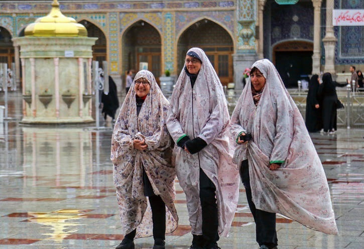 حجاب جالب گردشگران خارجی در حرم حضرت معصومه (س)