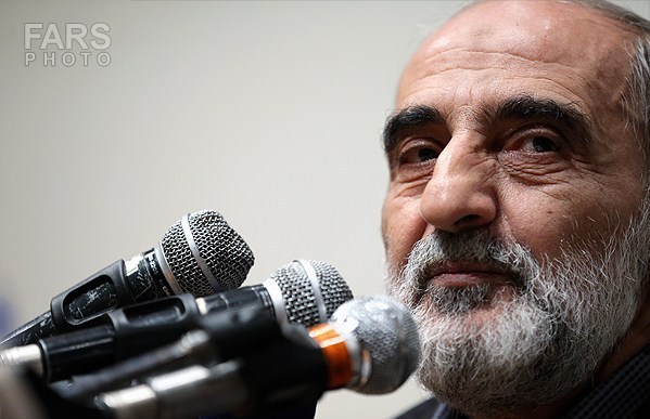 البته که باید مشکی پوشید اما، نه جنابعالی و برخی دیگر از همفکرانتان! بلکه ملت مسلمان ایران... البته که باید مشکی پوشید اما، نه جنابعالی و برخی دیگر از همفکرانتان! بلکه ملت مسلمان ایران...