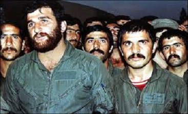 تعجب میکنم چگونه از غم خیانت چپیها هنوز دیوانه نشدهام/شاگرد هیچ مکتبی نیستم جز مکتب اسلام/به دستور رهبر عزیزم به جنگ رفته ام تعجب میکنم چگونه از غم خیانت چپیها هنوز دیوانه نشدهام/شاگرد هیچ مکتبی نیستم جز مکتب اسلام/به دستور رهبر عزیزم به جنگ رفته ام