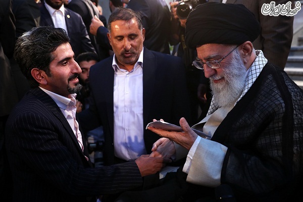 عکس/ دیدار جمعی از شاعران و اهالی فرهنگ و ادب