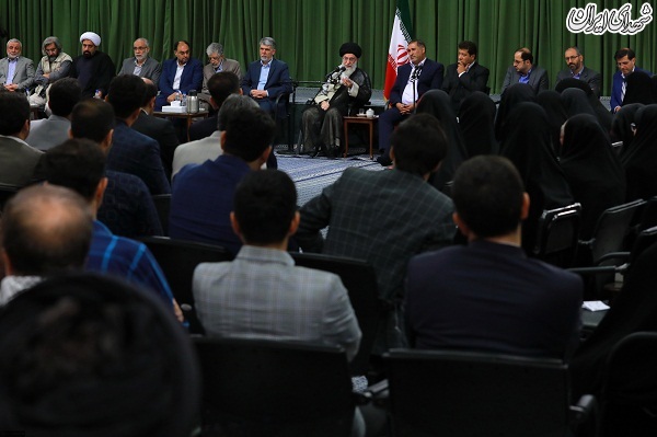 عکس/ دیدار جمعی از شاعران و اهالی فرهنگ و ادب