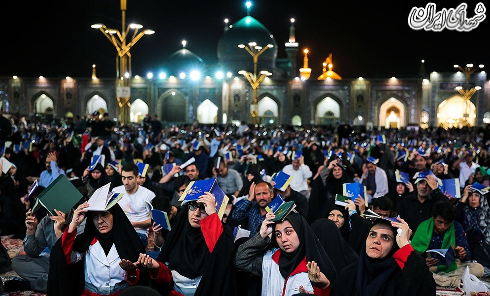 عکس/مراسم احیای شب نوزدهم ماه رمضان در حرم امام رضا (ع)