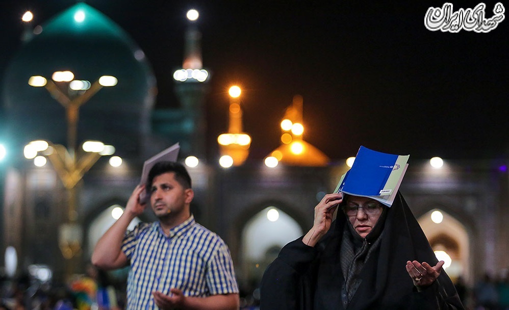 عکس/مراسم احیای شب نوزدهم ماه رمضان در حرم امام رضا (ع)