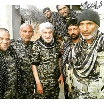 صادق آهنگران در جمع رزمندگان مدافع حرم + عکس