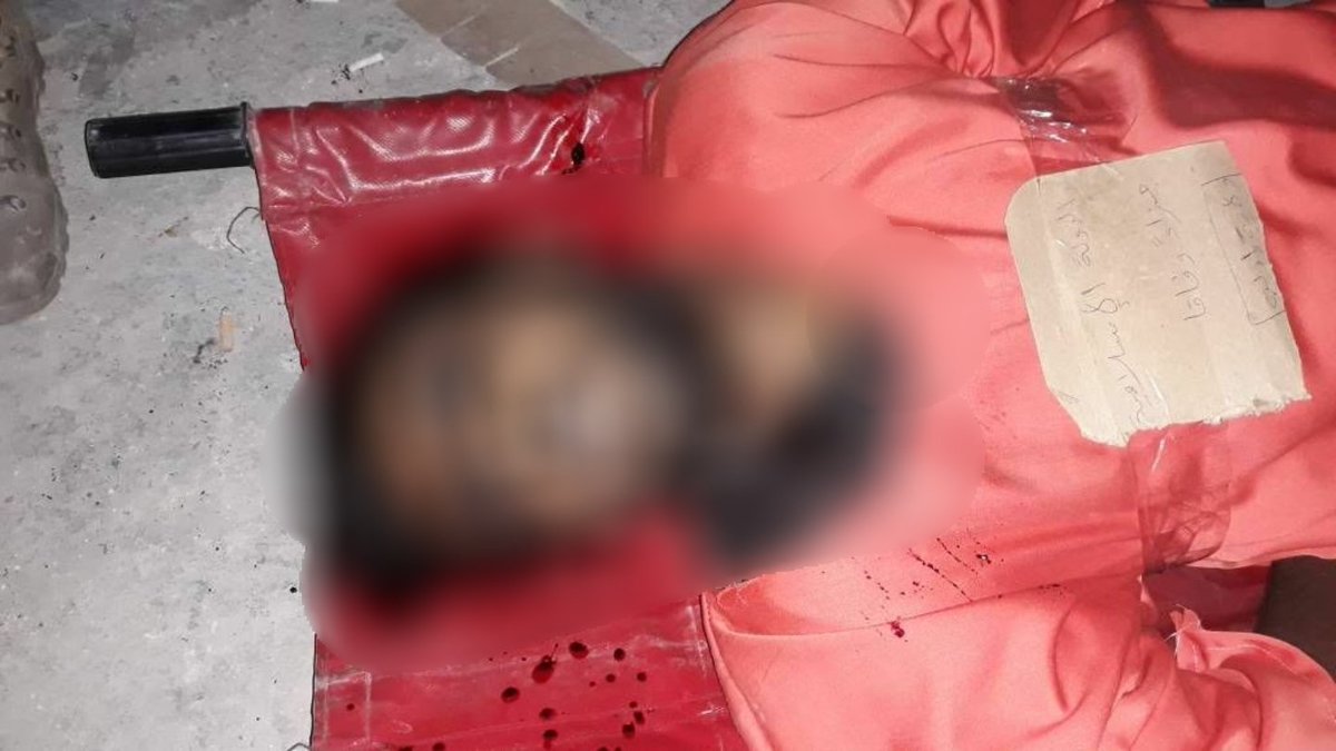 حضور علنی داعش در ادلب با بریدن سر + عکس حضور علنی داعش در ادلب با بریدن سر + عکس