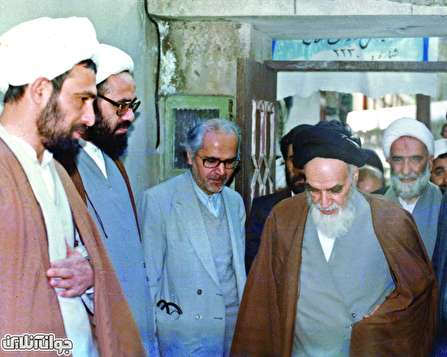 پاسخگوی همگامی با دشمنان حضرت روح الله باشید! پاسخگوی همگامی با دشمنان حضرت روح الله باشید!