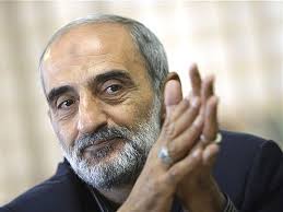 با کفش وارد نشوید! با کفش وارد نشوید!