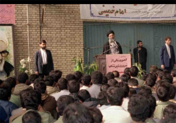 آیت الله خامنه ای جانشین شهید مطهری در دانشگاه ها آیت الله خامنه ای جانشین شهید مطهری در دانشگاه ها