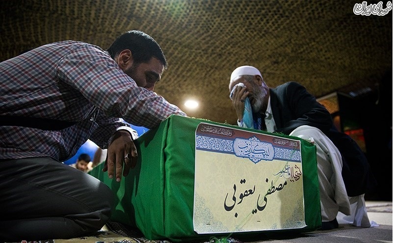 وداع با پیکر شهید فاطمیون در معراج شهدا/ عکس وداع با پیکر شهید فاطمیون در معراج شهدا/ عکس