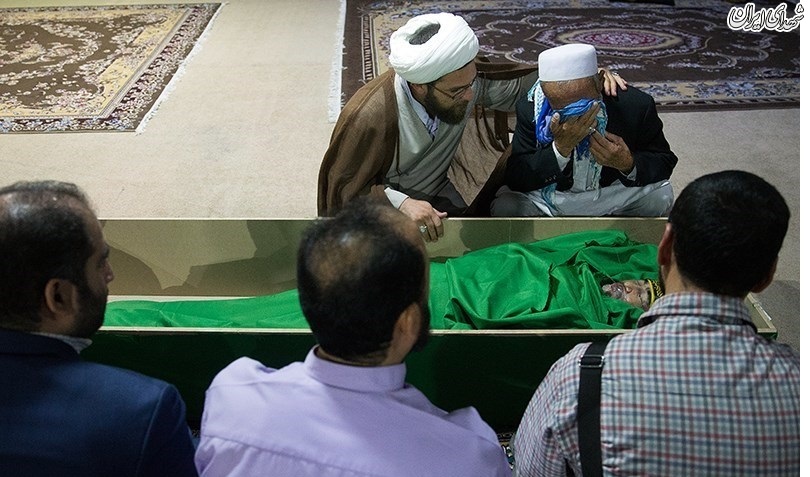 وداع با پیکر شهید فاطمیون در معراج شهدا/ عکس وداع با پیکر شهید فاطمیون در معراج شهدا/ عکس