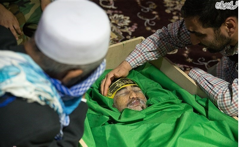 وداع با پیکر شهید فاطمیون در معراج شهدا/ عکس وداع با پیکر شهید فاطمیون در معراج شهدا/ عکس