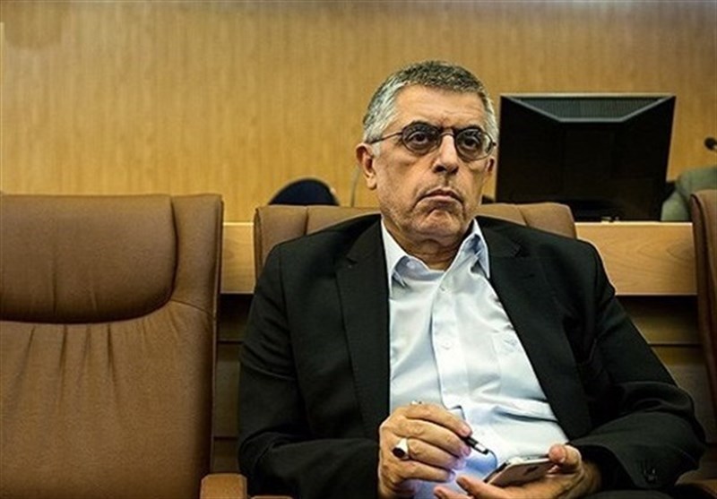 ۱۶ امضاکننده ۱۶ امضاکننده