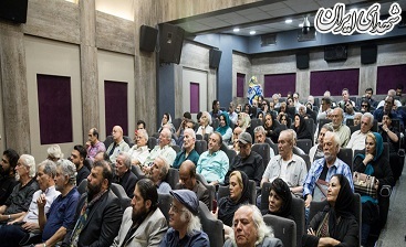 تجلیل و تحسین از پدیده مبتذل فیلمفارسی در یک مراسم! تجلیل و تحسین از پدیده مبتذل فیلمفارسی در یک مراسم!