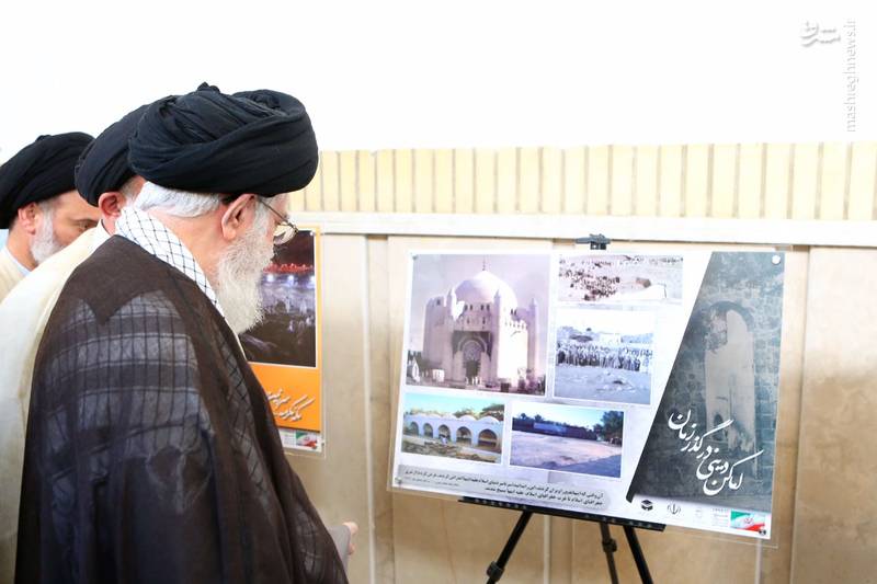 رهبر انقلاب در حال مشاهده تصاویر قبرستان بقیع + عکس