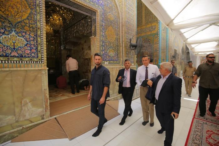 تشرف سفیر آلمان به زیارت حرم امیرالمومنین(ع) + عکس تشرف سفیر آلمان به زیارت حرم امیرالمومنین(ع) + عکس