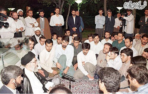 دیدار دانشجویان مجروح کوی دانشگاه با رهبری + عکس دیدار دانشجویان مجروح کوی دانشگاه با رهبری + عکس