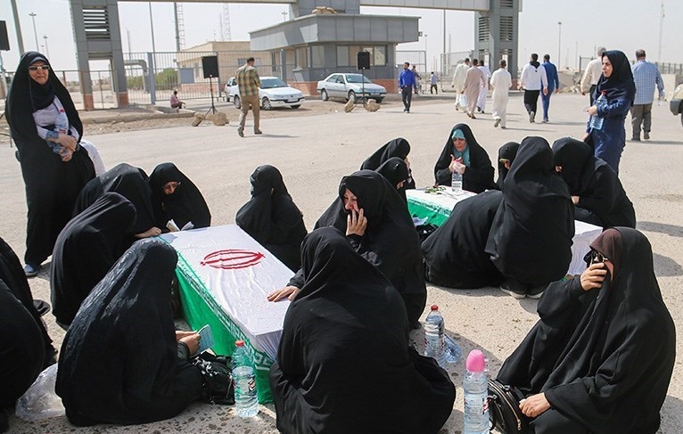 ورود پیکر ۷۵ شهید دفاع مقدس از مرز شلمچه ورود پیکر ۷۵ شهید دفاع مقدس از مرز شلمچه