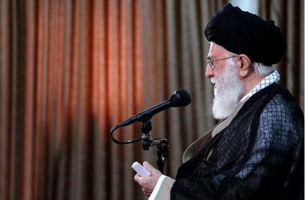 دیدار وزیر و مسئولان وزارت خارجه با رهبر انقلاب دیدار وزیر و مسئولان وزارت خارجه با رهبر انقلاب