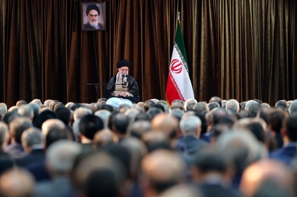 دیدار وزیر و مسئولان وزارت خارجه با رهبر انقلاب دیدار وزیر و مسئولان وزارت خارجه با رهبر انقلاب