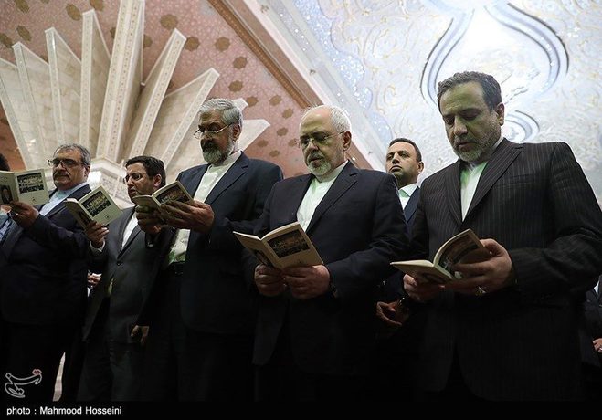 تجدید بیعت مقامات وزارتخارجه با آرمانهای امام + عکس