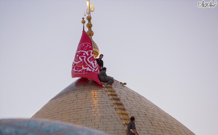 غبارروبی گنبد حرم مطهر حضرت قمر بنی هاشم(ع)