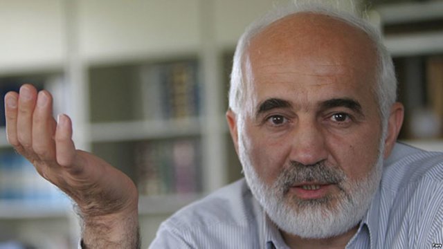 توکلی: نامه روحانی به علی لاریجانی تهدید مجلس بود