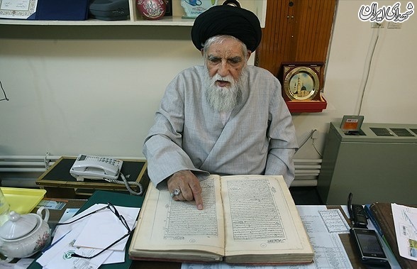 تعویض عکس محمد رضا پهلوی با عکس امام + عکس تعویض عکس محمد رضا پهلوی با عکس امام + عکس