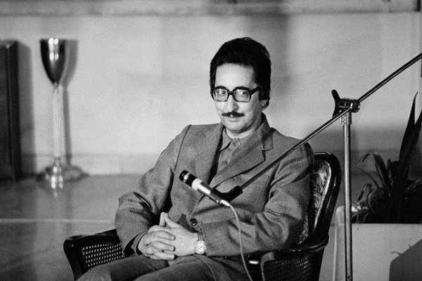 بنی صدر: اجتهاد ۱۶۰ علم لازم دارد که من همه را دارم! بنی صدر: اجتهاد ۱۶۰ علم لازم دارد که من همه را دارم!