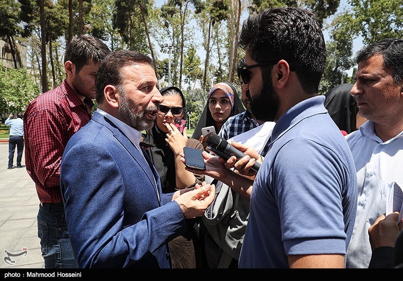 واعظی: حساب لاریجانی را از مجلس جدا میدانیم