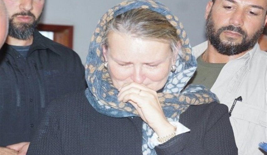 گریه نماینده سازمان ملل برای دانش آموزان مجروح یمنی گریه نماینده سازمان ملل برای دانش آموزان مجروح یمنی