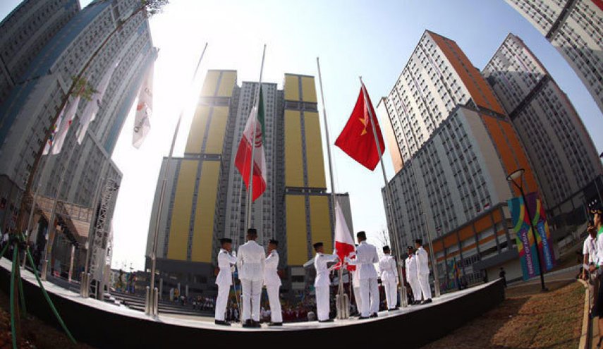 اهتزاز پرچم ایران در دهکده بازی های آسیایی جاکارتا اهتزاز پرچم ایران در دهکده بازی های آسیایی جاکارتا