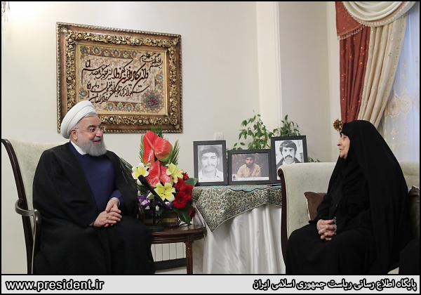 رئیس جمهور در دیدارخانواده شهیدان گرگ پور:ملت ایران به خانواده شهدا افتخار میکند رئیس جمهور در دیدارخانواده شهیدان گرگ پور:ملت ایران به خانواده شهدا افتخار میکند
