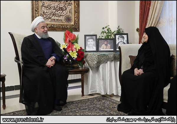 رئیس جمهور در دیدارخانواده شهیدان گرگ پور:ملت ایران به خانواده شهدا افتخار میکند رئیس جمهور در دیدارخانواده شهیدان گرگ پور:ملت ایران به خانواده شهدا افتخار میکند