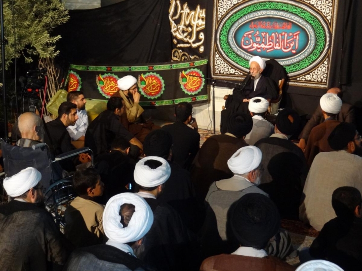 باید استغفار کنیم و بگوییم خدایا ما را ببخش که به برجام و مذاکره با دشمنان باید استغفار کنیم و بگوییم خدایا ما را ببخش که به برجام و مذاکره با دشمنان