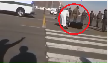 گردن زدن یک زن با شمشیر در عربستان سعودی + عکس گردن زدن یک زن با شمشیر در عربستان سعودی + عکس